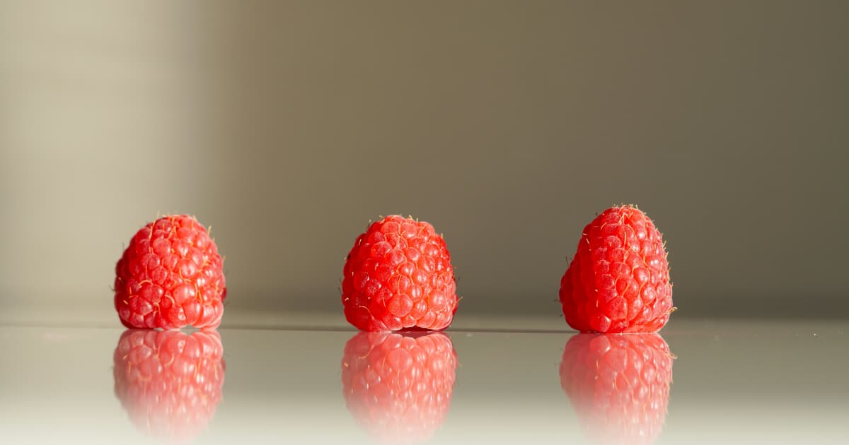 Physician Challenges Medical System, Citing Drug-Related Deaths and Advocating Dietary Solutions