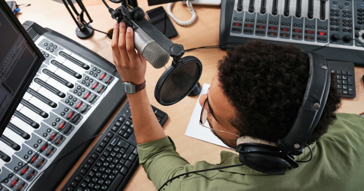 Author William Elliott Hazelgrove Discusses High-Altitude Murder Investigation on National Radio Program