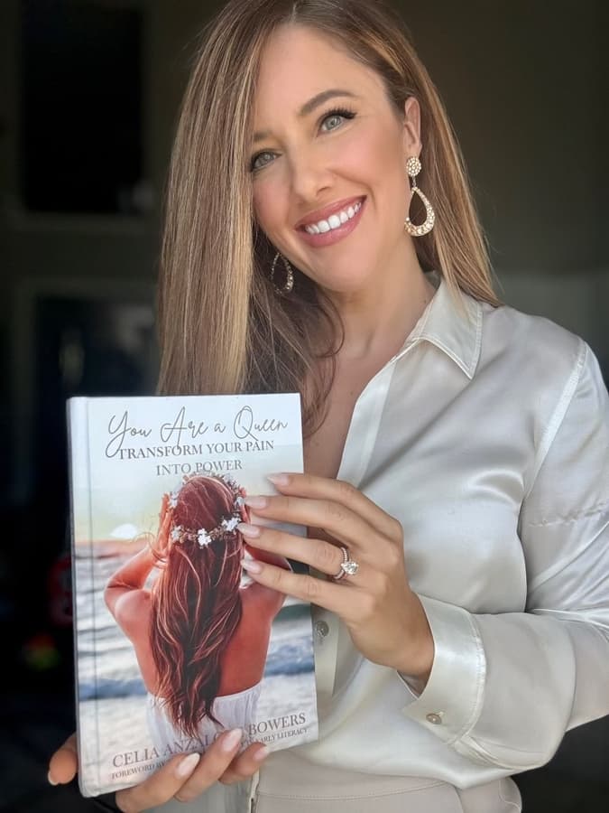 Mrs. Italy World Inspires Global Audience with Empowering Book "YOU ARE A QUEEN"
